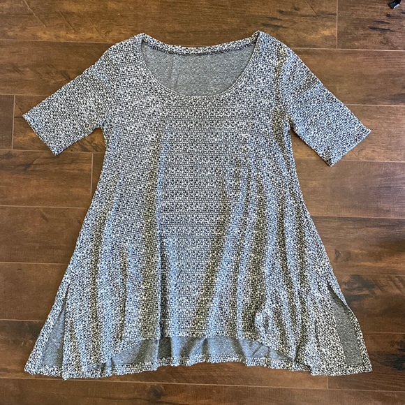 Lightweight Tunic Sweater - Black and White - Small - Picture 1 of 5